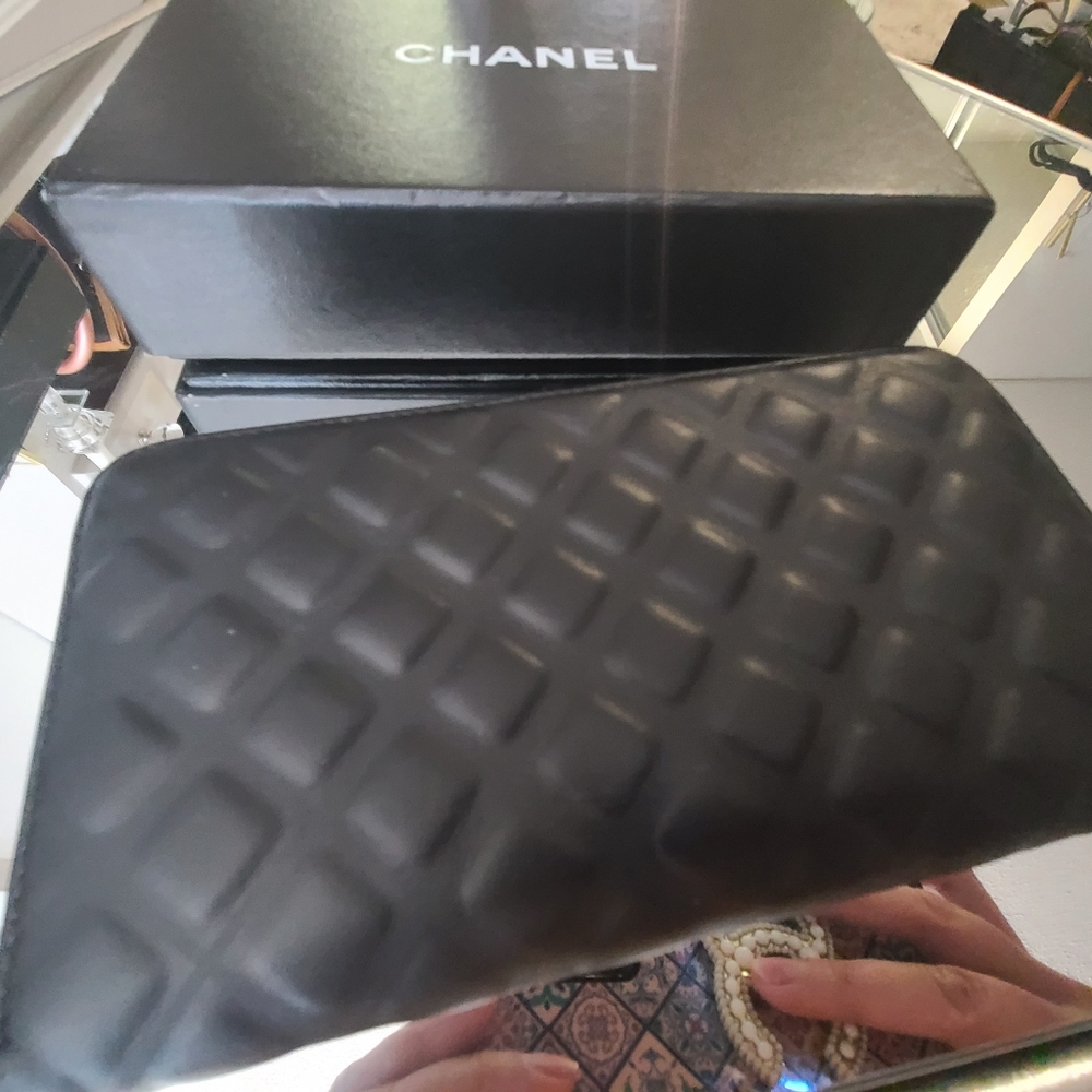 Chocolate CHANEL zip wallet - Picture 5 of 14